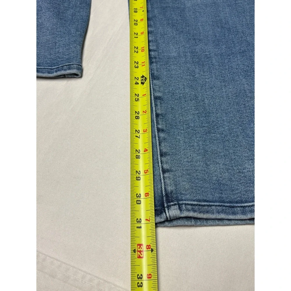 NWT Judy Blue Dad Jeans Mid Rise Medium Blue‎ Distressed MD Womens Size 5/27 L31